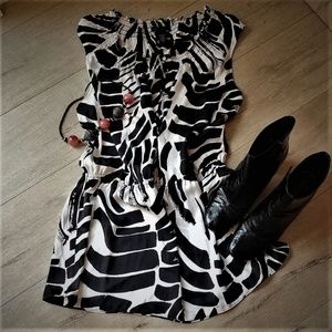 Kenneth Cole - Sleeveless animal like print top!